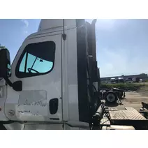 Sleeper-Fairing Freightliner Cascadia