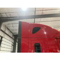 Sleeper-Fairing Freightliner Cascadia