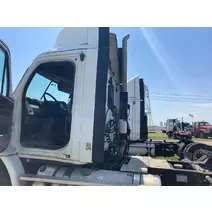 Sleeper-Fairing Freightliner Cascadia