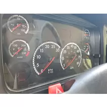 GAUGE CLUSTER FREIGHTLINER M2 106