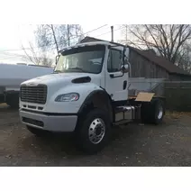 Complete Vehicle FREIGHTLINER M2 106 Camions A &amp; R Dubois Inc.