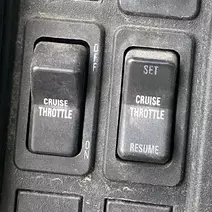 Dash/Console Switch INTERNATIONAL 8100