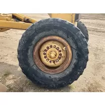 Equip-Tire-And-Rim John-Deere 770ch