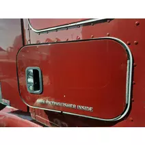 DOOR, COMPARTMENT KENWORTH T680