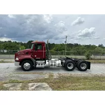 Complete Vehicle MACK CXU613 Pinnacle B & W  Truck Center