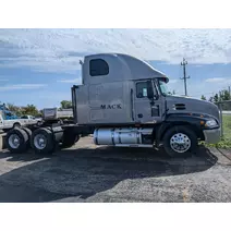 Complete Vehicle MACK CXN613 2679707 Ontario Inc