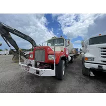 Complete Vehicle MACK DM685S 2679707 Ontario Inc