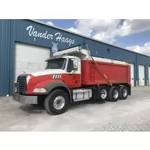 Truck Mack GU800