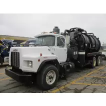 WHOLE TRUCK FOR RESALE MACK RB690