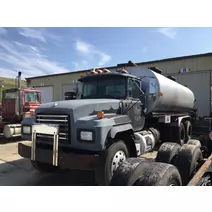 WHOLE TRUCK FOR RESALE MACK RD600