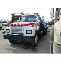 WHOLE TRUCK FOR RESALE MACK RD688