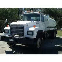 WHOLE TRUCK FOR RESALE MACK RD690