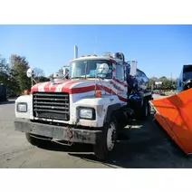 WHOLE TRUCK FOR RESALE MACK RD690