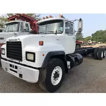 Complete Vehicle MACK RD690S