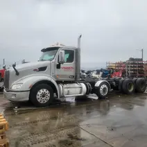 Hood PETERBILT 579 HIGH MOUNTAIN HORSEPOWER