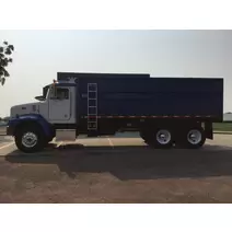 Truck Peterbilt 330