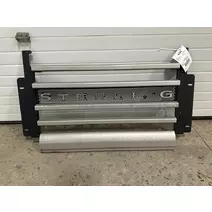 Grille STERLING L9500 Dutchers Inc   Heavy Truck Div  Ny