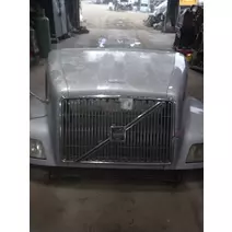 Hood VOLVO VNL670 2679707 Ontario Inc