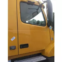 DOOR ASSEMBLY, FRONT VOLVO VNL