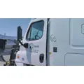 FREIGHTLINER CASCADIA 113-125 DOOR ASSEMBLY, FRONT thumbnail 1