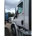 FREIGHTLINER CASCADIA 113 CAB thumbnail 2