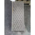 FREIGHTLINER CASCADIA 113 DECK (CATWALK) STEP thumbnail 1