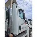 FREIGHTLINER CASCADIA 125 CAB thumbnail 3