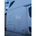 FREIGHTLINER CASCADIA 125 CAB thumbnail 3