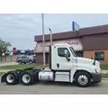 FREIGHTLINER CASCADIA 125 Complete Vehicle thumbnail 2