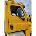 FREIGHTLINER CASCADIA 125 DOOR ASSEMBLY, FRONT thumbnail 1