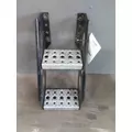 FREIGHTLINER CASCADIA 125 FRAME STEP thumbnail 1
