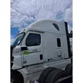 FREIGHTLINER CASCADIA 126 CAB thumbnail 3