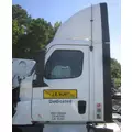 FREIGHTLINER CASCADIA 126 CAB thumbnail 1