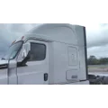 FREIGHTLINER CASCADIA 126 CAB thumbnail 1