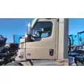 FREIGHTLINER CASCADIA 126 DOOR ASSEMBLY, FRONT thumbnail 1