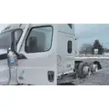 FREIGHTLINER CASCADIA 126 DOOR ASSEMBLY, FRONT thumbnail 1