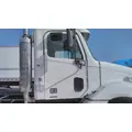 FREIGHTLINER COLUMBIA 120 2001-2011 DOOR ASSEMBLY, FRONT thumbnail 1