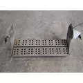 FREIGHTLINER COLUMBIA 120 BATTERY BOX STEP thumbnail 1