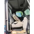 FREIGHTLINER COLUMBIA 120 Cab thumbnail 9