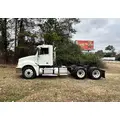 FREIGHTLINER COLUMBIA Complete Vehicle thumbnail 2