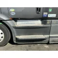 FREIGHTLINER Cascadia 126 Side Fairing thumbnail 1
