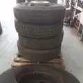 HUB PILOT CE Tire and Rim thumbnail 1