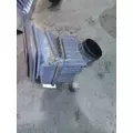 INTERNATIONAL 4300 AIR CLEANER thumbnail 2