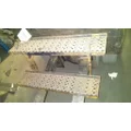 INTERNATIONAL 4300 CAB STEP thumbnail 3