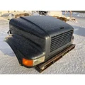 INTERNATIONAL 4900 Hood thumbnail 2