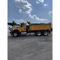 INTERNATIONAL 7600 Complete Vehicle thumbnail 2