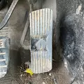 INTERNATIONAL 8100 Accelerator Pedal thumbnail 1