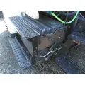 INTERNATIONAL 8600 BATTERY BOX STEP thumbnail 2