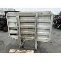 INTERNATIONAL 9200I Headache Rack thumbnail 2