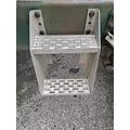 INTERNATIONAL 9200 FRAME STEP thumbnail 1